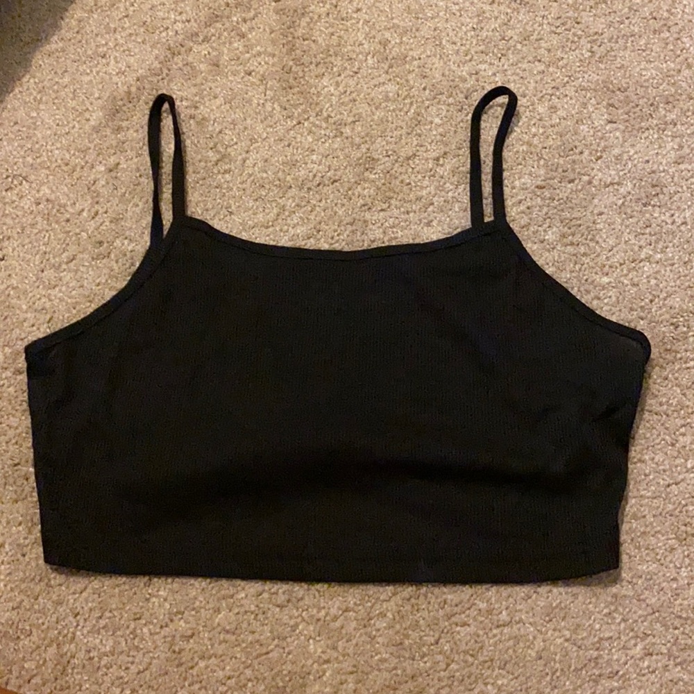 black cropped tank top